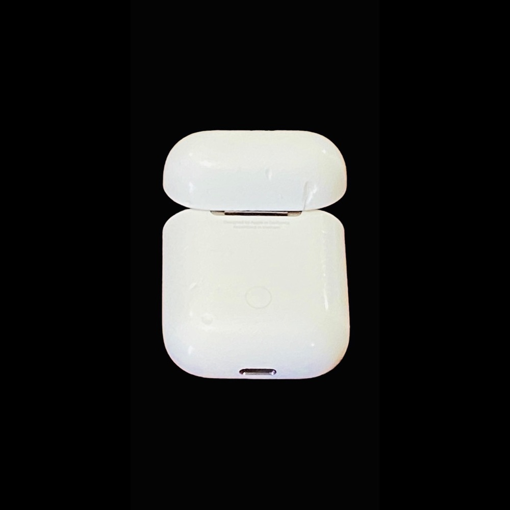 AirPods Lightning Charging Case A1602 - Genuine -Cosmetic Damage -Works Properly - Picture 7 of 16